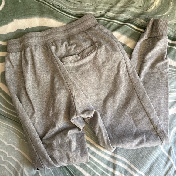 Kill Crew Gray Sweatpants with Graphic Design - Picture 3 of 3